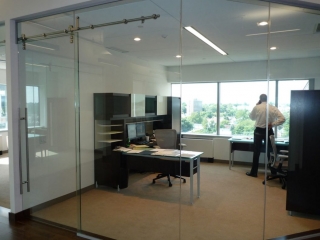 Single Glazed Frameless Glass Wall Partition Gallery 10