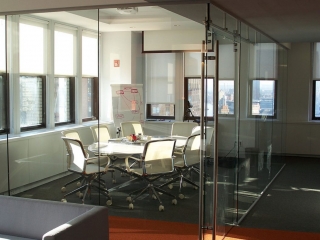 Single Glazed Frameless Glass Wall Partition Gallery 5