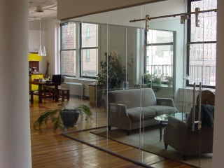 Single Glazed Frameless Glass Wall Partition Gallery 11