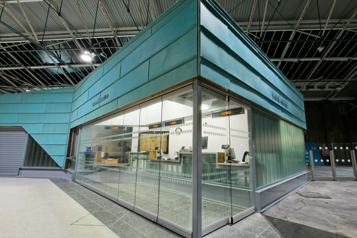 Movare Single Glazed Movable & Foldable Glass Partition Gallery 1